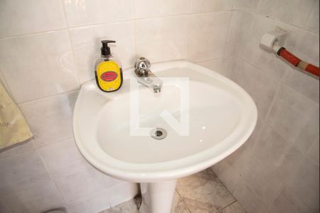 Casa à venda com 180m², 4 quartos e 2 vagasBanheiro de Serviço