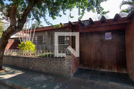 Casa à venda com 359m², 3 quartos e 3 vagasFachada