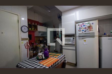 Apartamento à venda com 220m², 4 quartos e 2 vagasCozinha e Área de Serviço