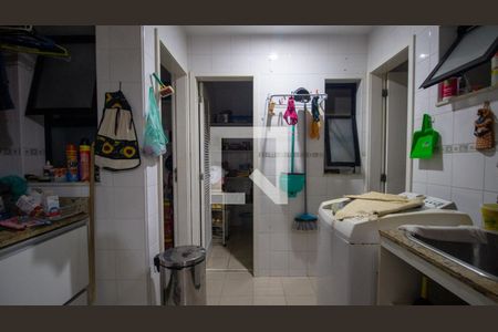 Apartamento à venda com 220m², 4 quartos e 2 vagasCozinha e Área de Serviço