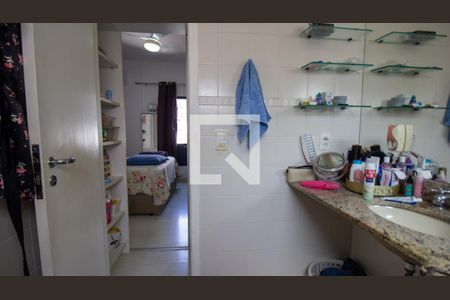 Apartamento à venda com 220m², 4 quartos e 2 vagasBanheiro da Suíte