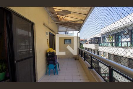 Apartamento à venda com 220m², 4 quartos e 2 vagasSacada do Quarto 1 e 2