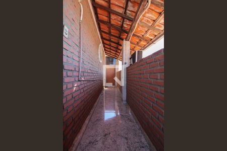 Casa à venda com 360m², 4 quartos e 5 vagas Casa à venda com 360m², 4 quartos e 5 vagasVaranda da Suíte 1