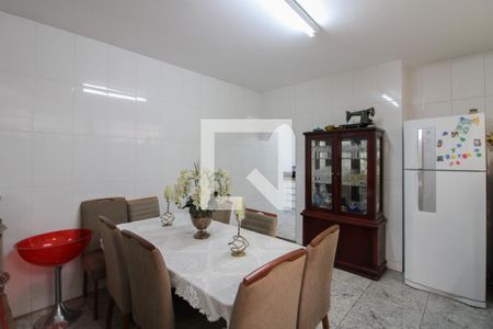 Casa à venda com 360m², 4 quartos e 5 vagas Casa à venda com 360m², 4 quartos e 5 vagasSala de Jantar