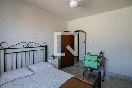 Casa à venda com 360m², 4 quartos e 5 vagas Casa à venda com 360m², 4 quartos e 5 vagasQuarto 1