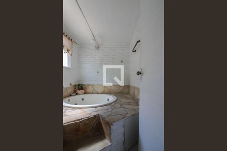 Casa à venda com 360m², 4 quartos e 5 vagas Casa à venda com 360m², 4 quartos e 5 vagasBanheiro da Suíte 1