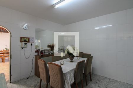 Casa à venda com 360m², 4 quartos e 5 vagas Casa à venda com 360m², 4 quartos e 5 vagasSala de Jantar