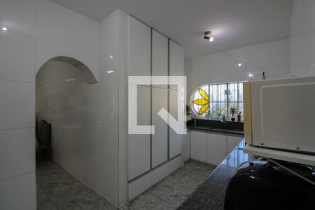 Casa à venda com 360m², 4 quartos e 5 vagas Casa à venda com 360m², 4 quartos e 5 vagasCozinha
