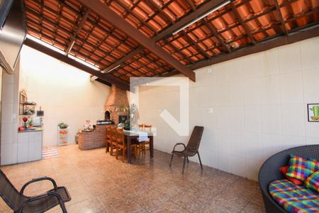 Casa à venda com 360m², 4 quartos e 5 vagas Casa à venda com 360m², 4 quartos e 5 vagasEspaço Gourmet