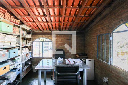 Casa à venda com 360m², 4 quartos e 5 vagas Casa à venda com 360m², 4 quartos e 5 vagasSótão