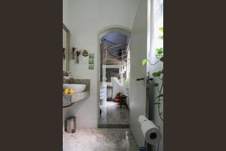 Casa à venda com 360m², 4 quartos e 5 vagas Casa à venda com 360m², 4 quartos e 5 vagasBanheiro Social 1