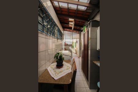 Casa à venda com 360m², 4 quartos e 5 vagas Casa à venda com 360m², 4 quartos e 5 vagasÁrea de Serviço