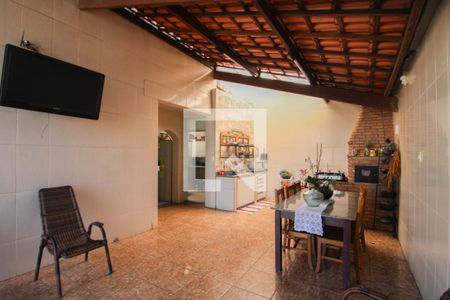 Casa à venda com 360m², 4 quartos e 5 vagas Casa à venda com 360m², 4 quartos e 5 vagasEspaço Gourmet