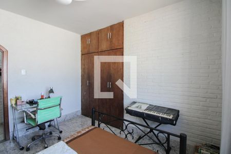 Casa à venda com 360m², 4 quartos e 5 vagas Casa à venda com 360m², 4 quartos e 5 vagasQuarto 1