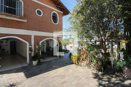 Casa à venda com 360m², 4 quartos e 5 vagas Casa à venda com 360m², 4 quartos e 5 vagasGaragem