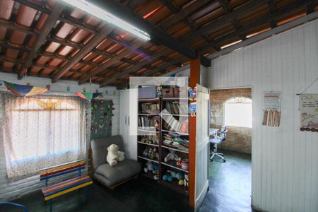 Casa à venda com 360m², 4 quartos e 5 vagas Casa à venda com 360m², 4 quartos e 5 vagasSótão