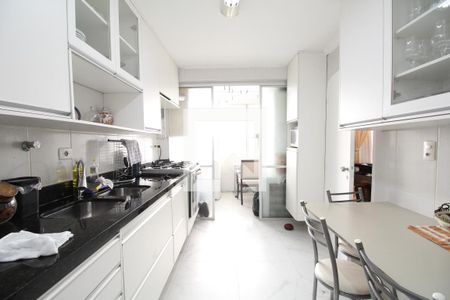 Apartamento à venda com 110m², 2 quartos e 2 vagasCozinha