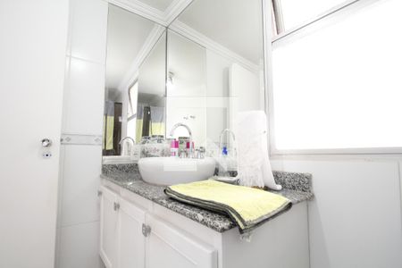 Apartamento à venda com 110m², 2 quartos e 2 vagasBanheiro Quarto 2