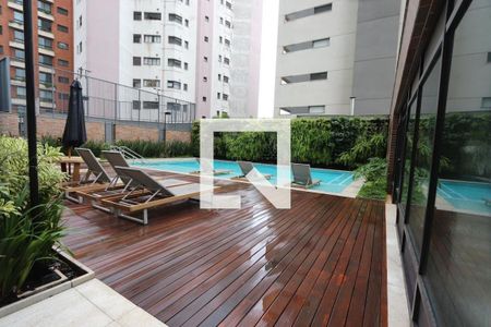 Apartamento à venda com 147m², 4 quartos e 2 vagas Apartamento à venda com 147m², 4 quartos e 2 vagasÁrea comum - Piscina