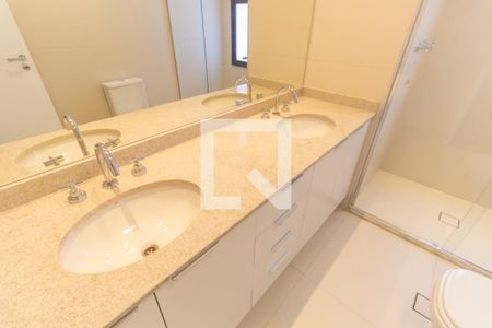 Apartamento à venda com 147m², 4 quartos e 2 vagas Apartamento à venda com 147m², 4 quartos e 2 vagasBanheiro da Suíte 2