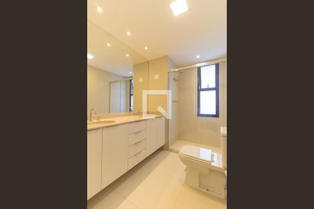 Apartamento à venda com 147m², 4 quartos e 2 vagas Apartamento à venda com 147m², 4 quartos e 2 vagasBanheiro da Suíte 2
