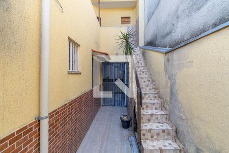 Casa para alugar com 100m², 2 quartos e 2 vagas Casa para alugar com 100m², 2 quartos e 2 vagasEscada