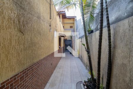 Casa para alugar com 100m², 2 quartos e 2 vagas Casa para alugar com 100m², 2 quartos e 2 vagasCorredor
