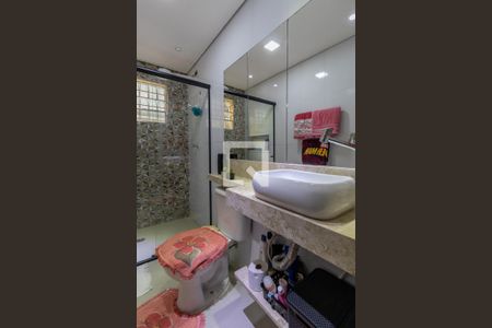 Casa para alugar com 100m², 2 quartos e 2 vagas Casa para alugar com 100m², 2 quartos e 2 vagasBanheiro