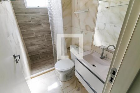 Banheiro de apartamento à venda com 2 quartos, 47m² em Jardim Maria Rosa, Taboão da Serra