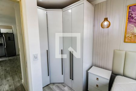 Quarto 1 - Armários de apartamento à venda com 2 quartos, 47m² em Jardim Maria Rosa, Taboão da Serra