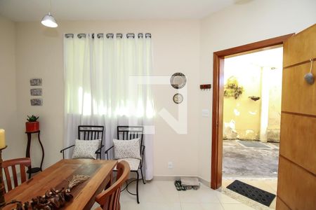 Casa de condomínio à venda com 84m², 2 quartos e 1 vagaCopa