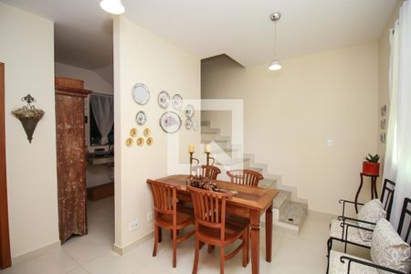 Casa de condomínio à venda com 84m², 2 quartos e 1 vagaCopa