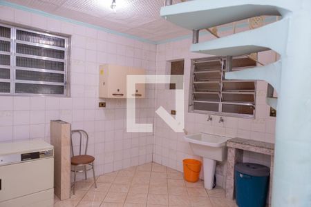 Casa à venda com 210m², 3 quartos e 2 vagasÁrea de Serviço