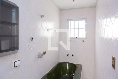 Casa à venda com 210m², 3 quartos e 2 vagasBanheiro 2