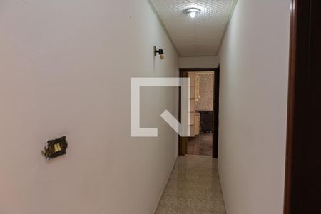 Casa à venda com 210m², 3 quartos e 2 vagasCorredor