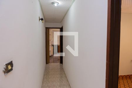 Casa à venda com 210m², 3 quartos e 2 vagasCorredor