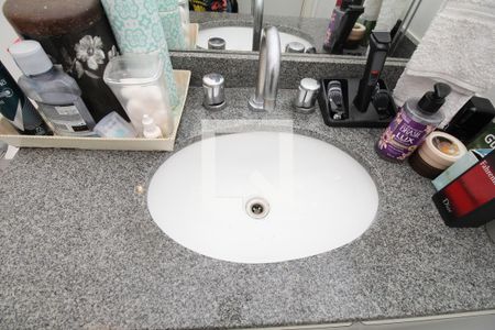 Apartamento para alugar com 57m², 2 quartos e 2 vagasBanheiro suíte 