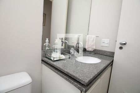 Apartamento para alugar com 57m², 2 quartos e 2 vagasBanheiro social 