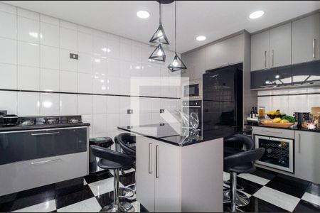 Casa à venda com 330m², 2 quartos e 2 vagas Casa à venda com 330m², 2 quartos e 2 vagasCozinha