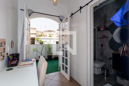 Casa à venda com 330m², 2 quartos e 2 vagas Casa à venda com 330m², 2 quartos e 2 vagasSuíte 2