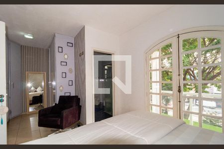 Casa à venda com 330m², 2 quartos e 2 vagas Casa à venda com 330m², 2 quartos e 2 vagasSuíte 1