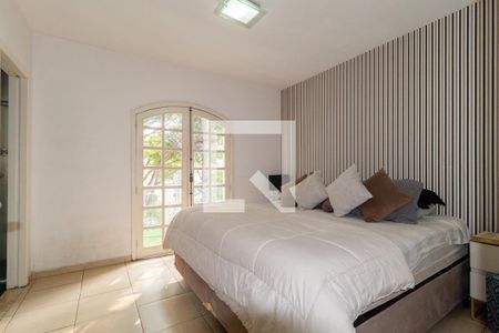 Casa à venda com 330m², 2 quartos e 2 vagas Casa à venda com 330m², 2 quartos e 2 vagasSuíte 1