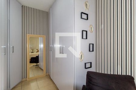 Casa à venda com 330m², 2 quartos e 2 vagas Casa à venda com 330m², 2 quartos e 2 vagasCloset - Suíte 1