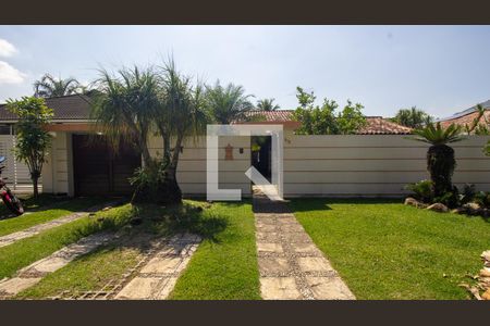 Casa de condomínio à venda com 320m², 4 quartos e 2 vagasFachada da Casa