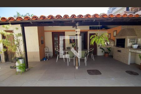 Casa de condomínio à venda com 320m², 4 quartos e 2 vagasÁrea Gourmet