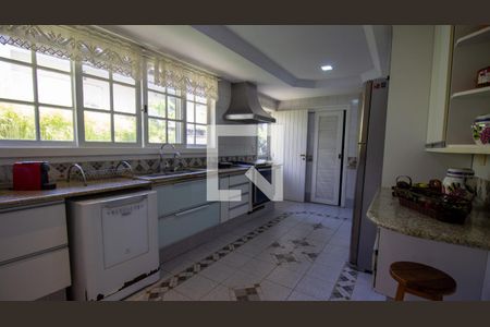 Casa de condomínio à venda com 320m², 4 quartos e 2 vagasCozinha