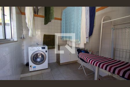 Casa de condomínio à venda com 320m², 4 quartos e 2 vagasÁrea de Serviço