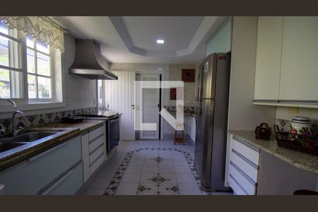 Casa de condomínio à venda com 320m², 4 quartos e 2 vagasCozinha