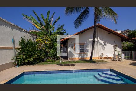 Casa de condomínio à venda com 320m², 4 quartos e 2 vagasQuintal