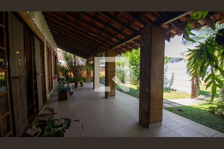 Casa de condomínio à venda com 320m², 4 quartos e 2 vagasVaranda